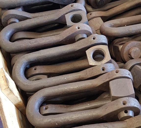  Shackle for screw coupling